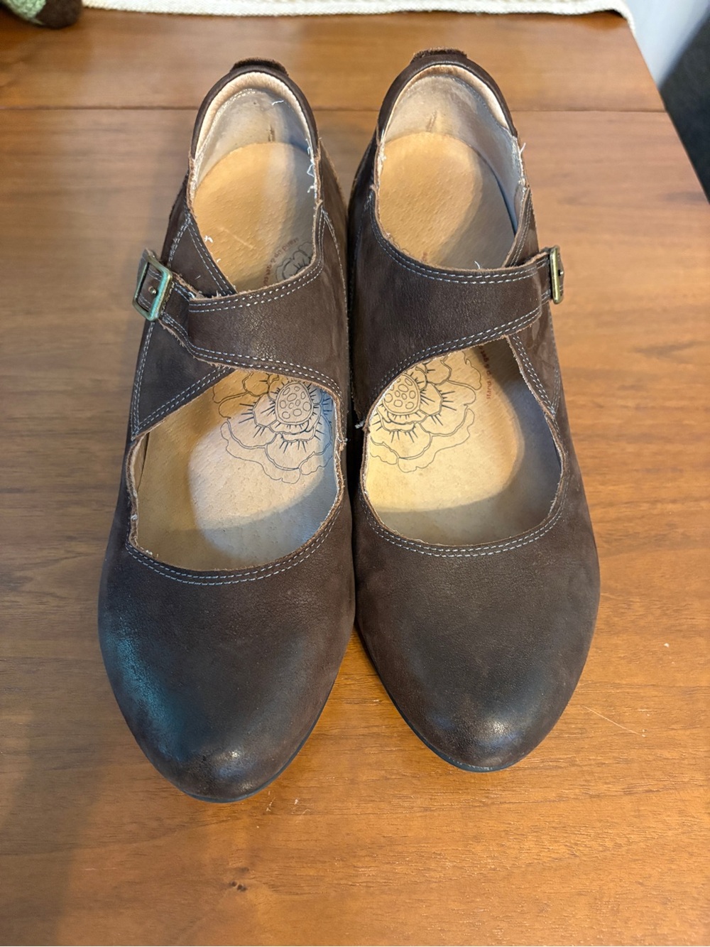 Taos Footwear Brown Leather Mary Jane Studio Pumps Size 9